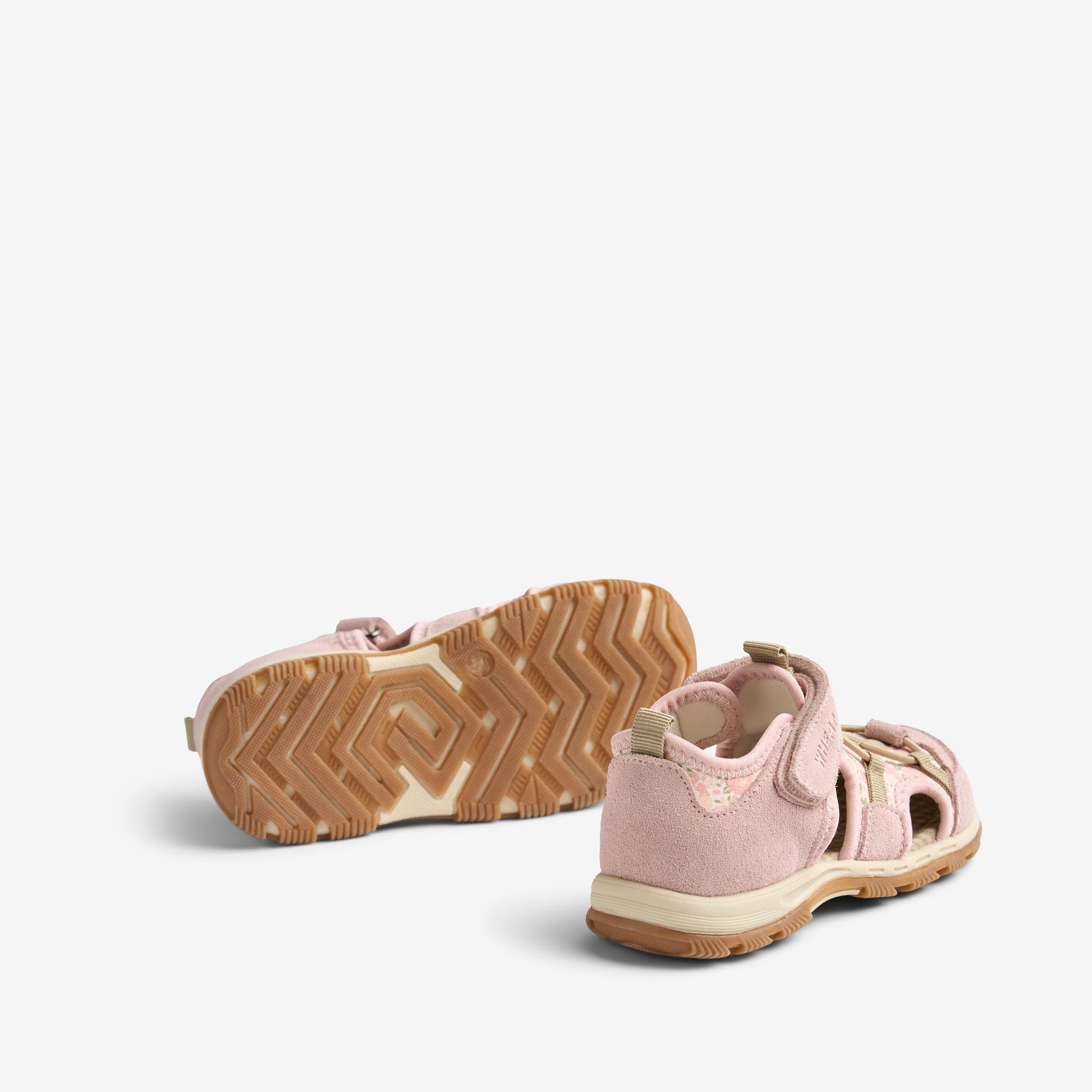 Sandal Mingi – Ivory Flower Meadow