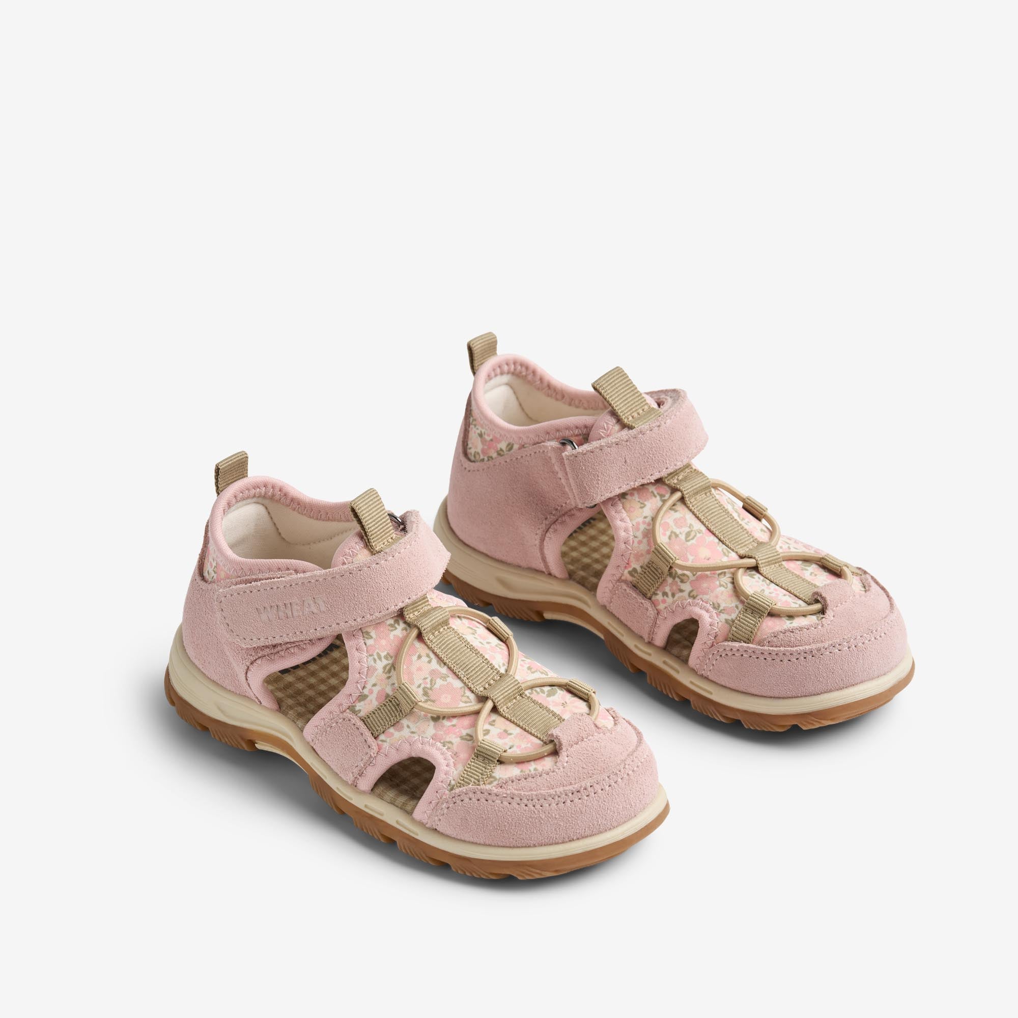 Sandal Mingi – Ivory Flower Meadow